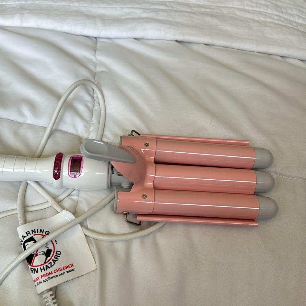 Triple Barrel Hair Waver, by Insert Name Here. - Picture 2 of 8